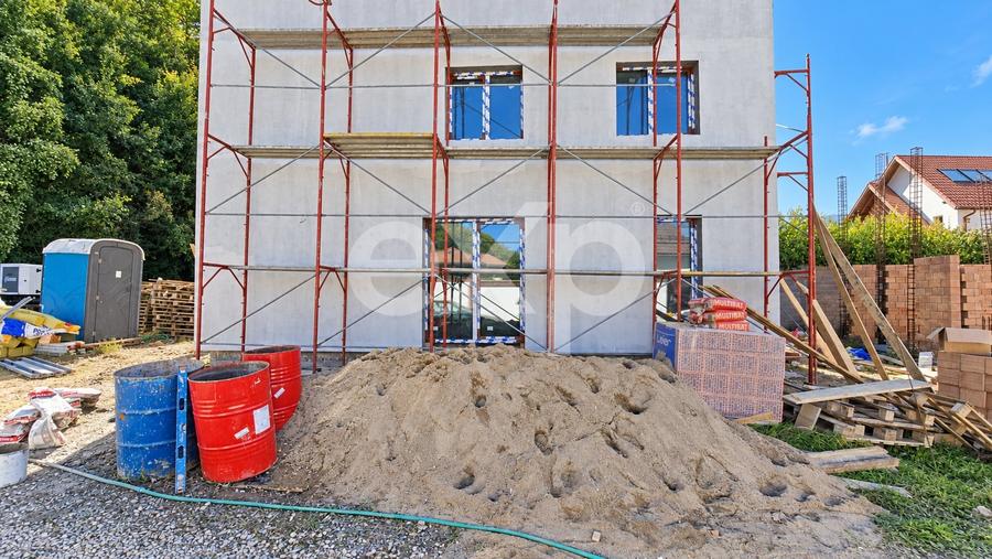 Casă individuală cu 4 camere cu Canalizare în Bunloc