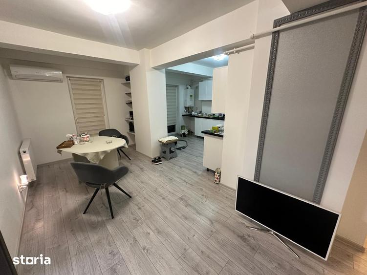 Apartament cu 3 camere semidecomandat în Florești