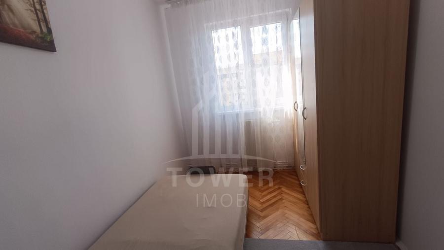 Apartament cu 3 camere semidecomandat în Central