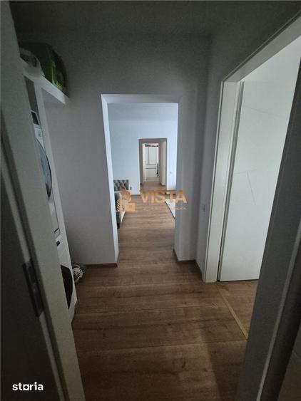 Apartament cu 3 camere, mobilat în Tractorul