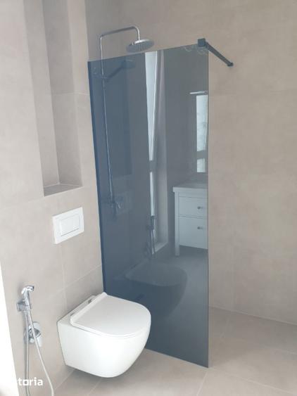 Apartament cu 3 camere decomandat în Rediu