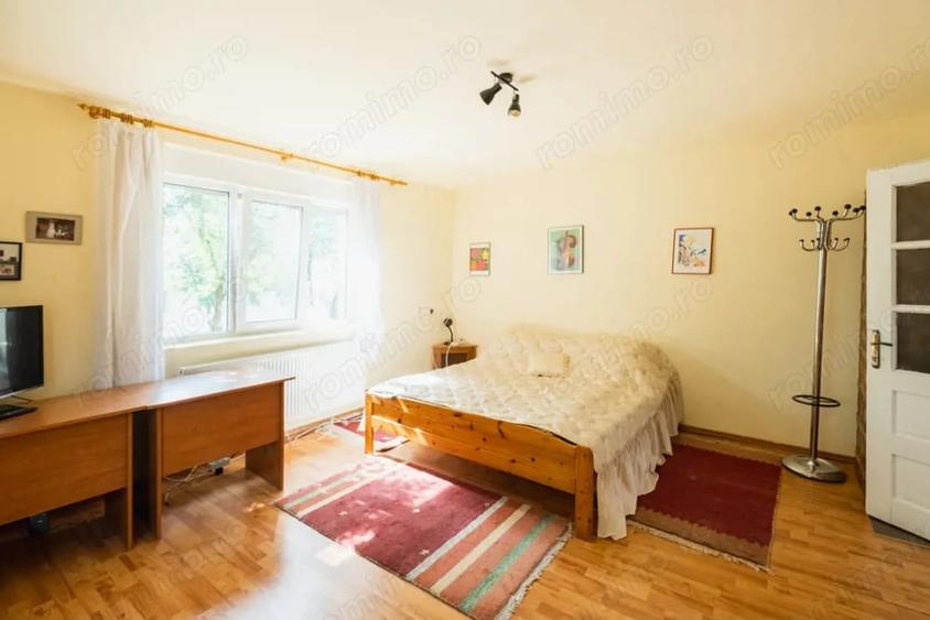 Casă cu Teren 2634 Mp în Jebel