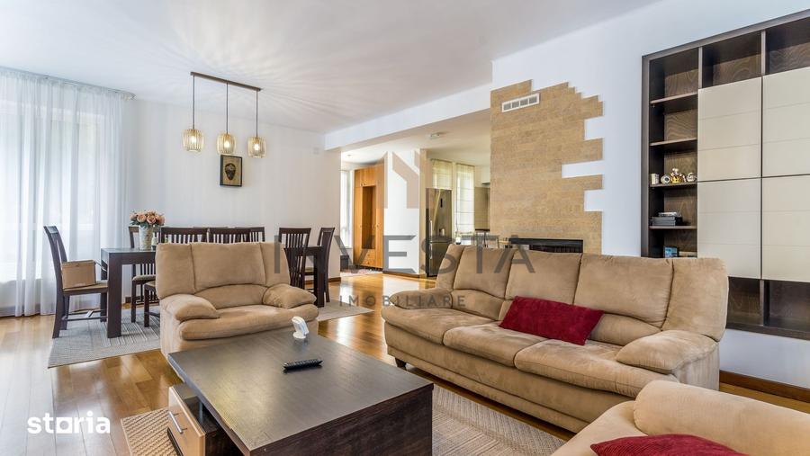 Casă cu 6 camere cu Teren 471 Mp în Central