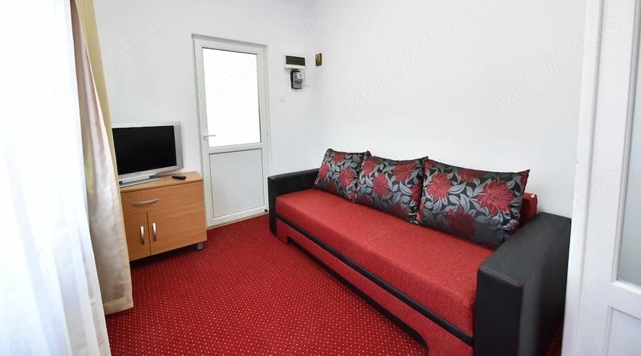 Apartament cu 3 camere semidecomandat în Doamna Ghica