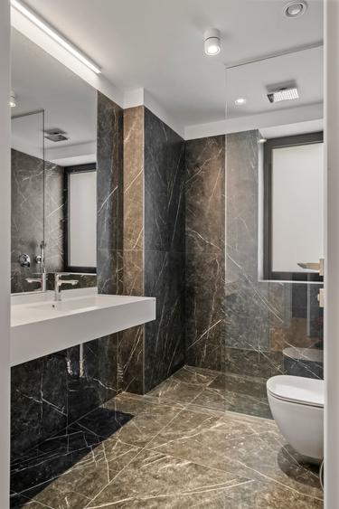 Apartament cu 4 camere semidecomandat în Floreasca
