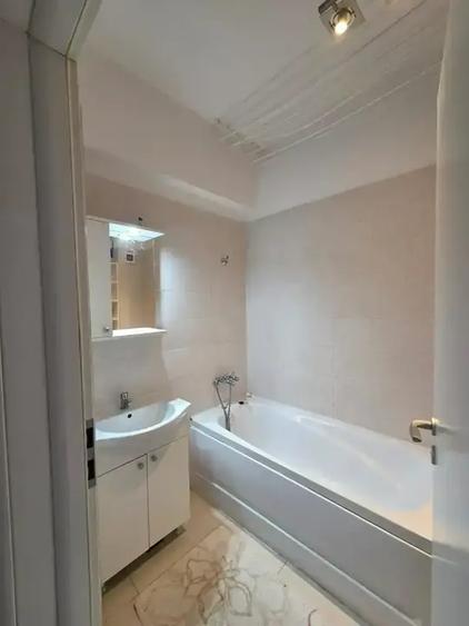 Apartament cu 2 camere decomandat, mobilat în P-ța Alba Iulia