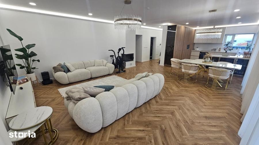 Casă cu 4 camere cu Teren 2100 Mp în Șcheia