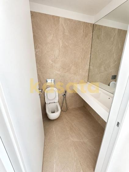 Apartament cu 3 camere semidecomandat în Barbu Văcărescu