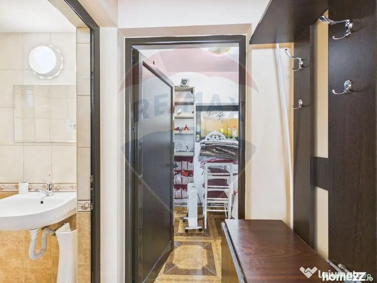Casă cu 9 camere cu Teren 341 Mp în Dâmbovicioara