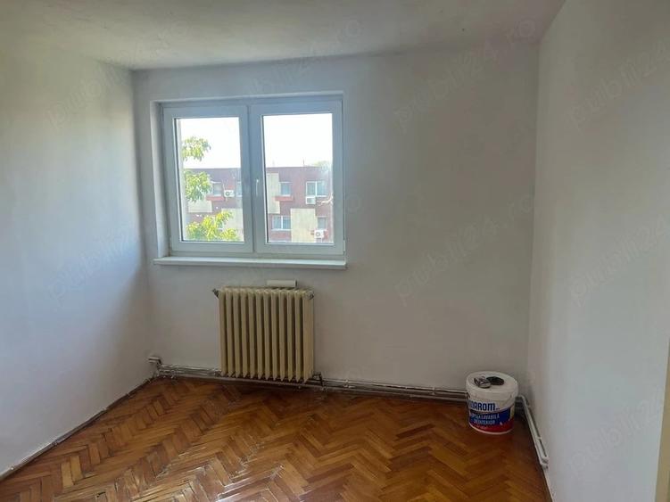 Apartament cu 3 camere nedecomandat în Micro 1
