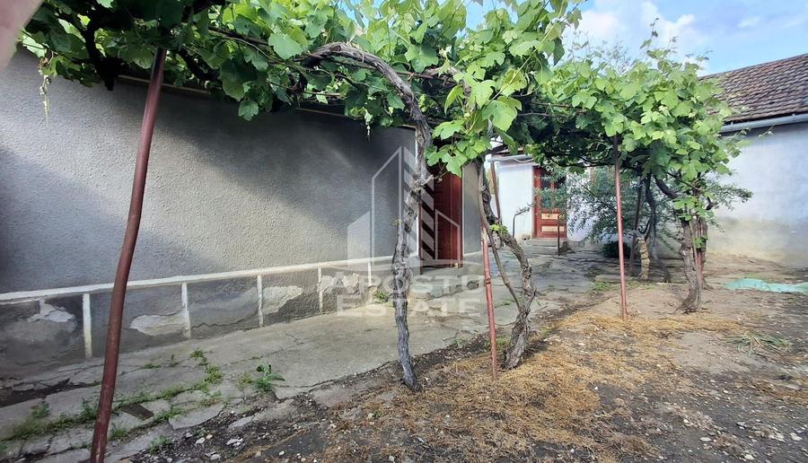 Casă individuală cu 2 camere cu Canalizare în Micălaca