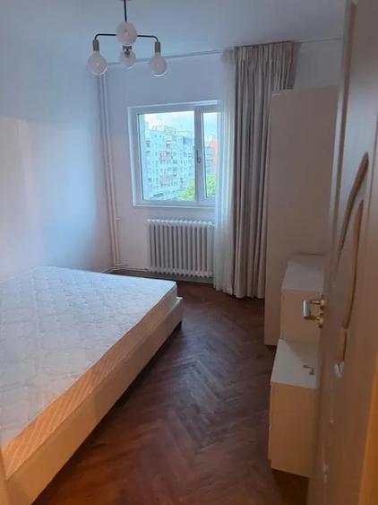 Apartament cu 3 camere decomandat, mobilat în Bd. Independenței