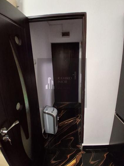 Apartament cu 2 camere semidecomandat în Olteniței