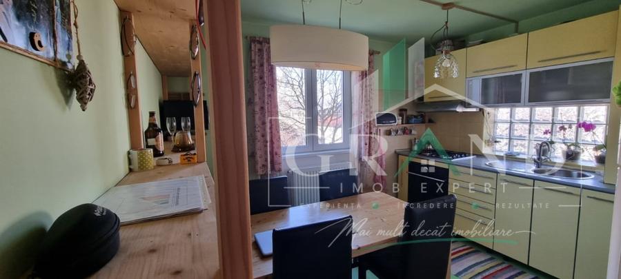 Apartament cu 2 camere decomandat, mobilat în Bulgaria