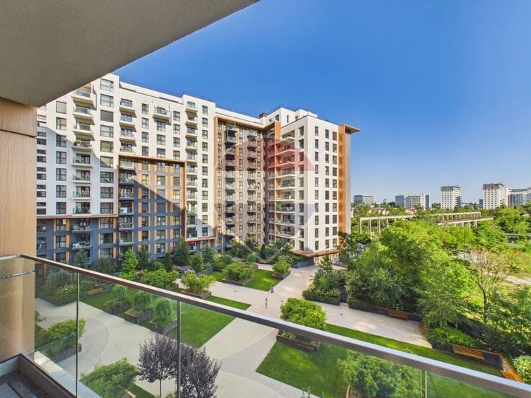 Apartament cu 3 camere decomandat în Pajura