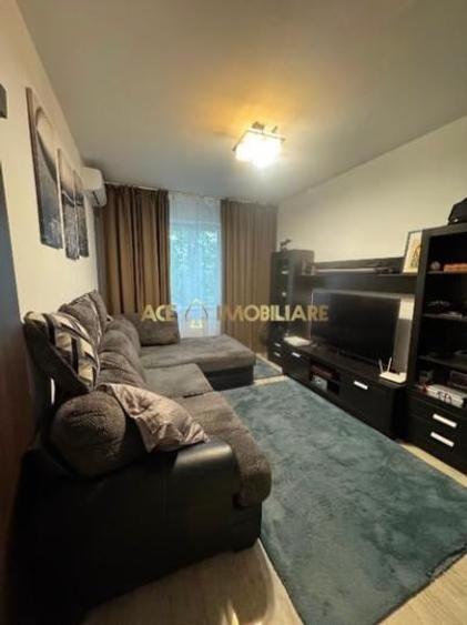 Apartament cu 2 camere decomandat, mobilat în Barbu Văcărescu