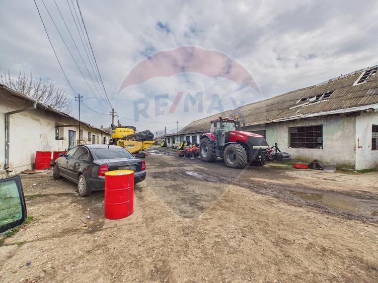 Spațiu comercial, de 7,950 mp, în Buzoeni