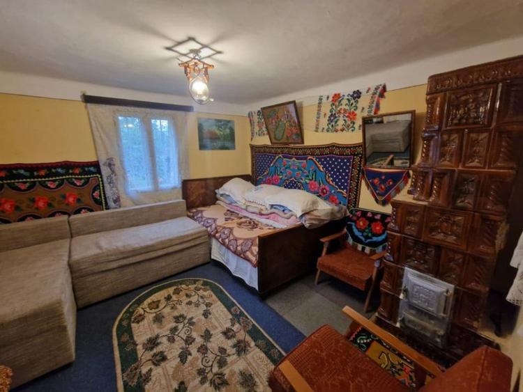 Casă cu 3 camere cu Teren 2100 Mp în Lunca