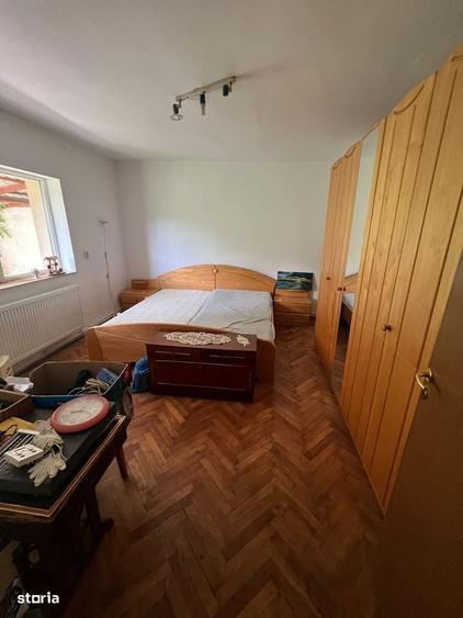 Casă cu 3 camere în Titulescu