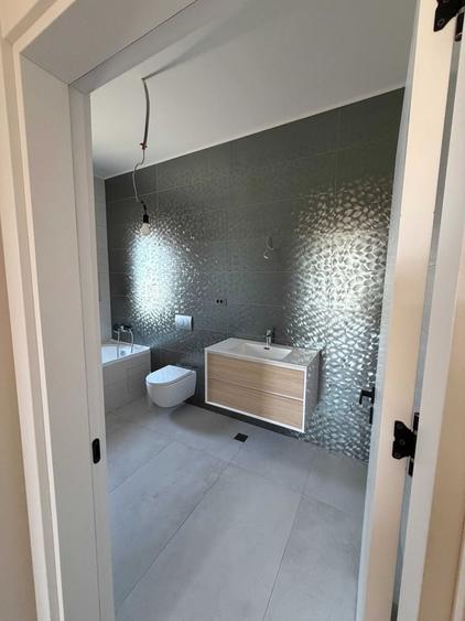 Casă individuală cu 4 camere cu Canalizare în Dragomirești-Vale