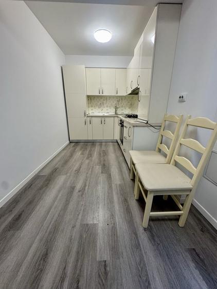 Apartament cu 3 camere decomandat în Bucșinescu