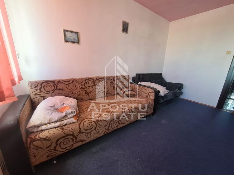 Apartament cu 3 camere decomandat, mobilat în Complex Studențesc
