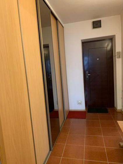 Garsonieră decomandată, mobilată în Vitan Mall