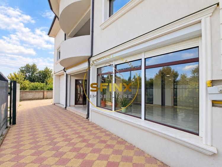 Casă individuală cu 9 camere cu Canalizare în Chitila