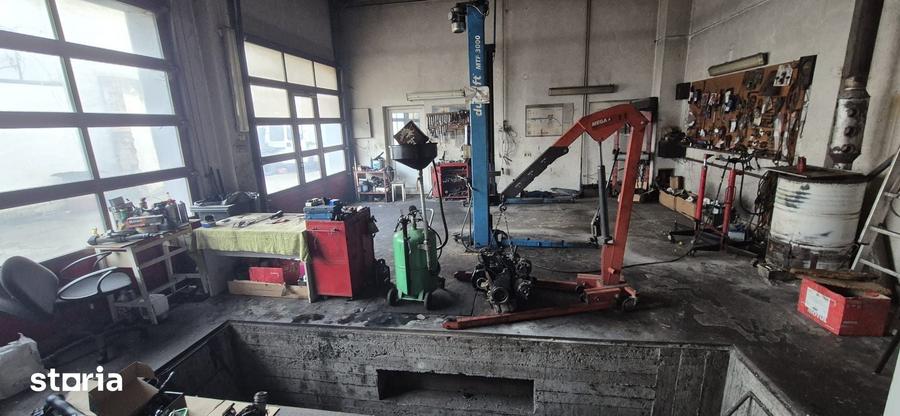 Casă cu 7 camere cu Teren 1174 Mp în Central