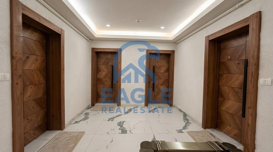 Apartament cu 2 camere nedecomandat în Km 5