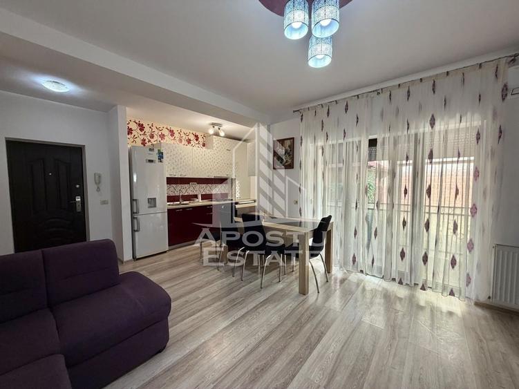 Apartament cu 3 camere semidecomandat, mobilat în Giroc