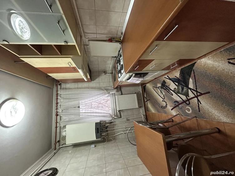 Apartament cu 3 camere semidecomandat în Dacia