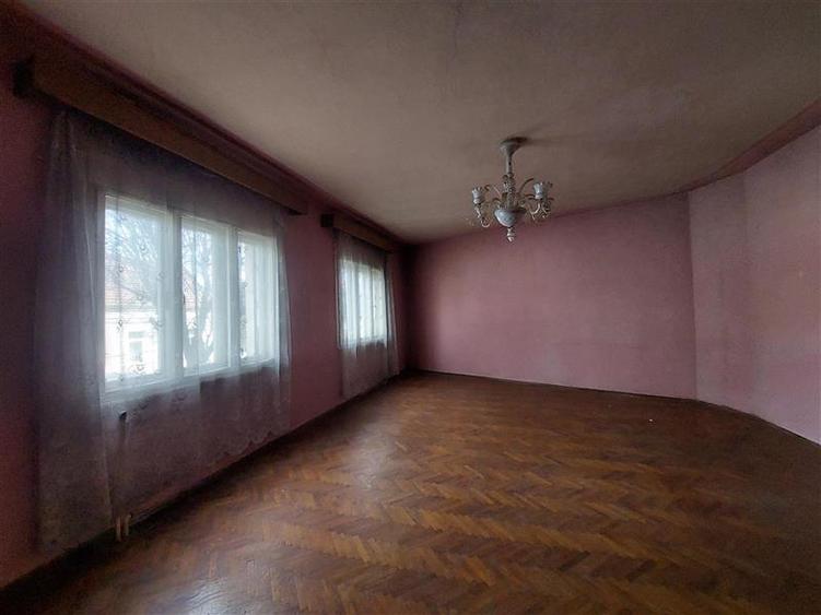 Casa cu spatiu comercial, zona Intim - 5