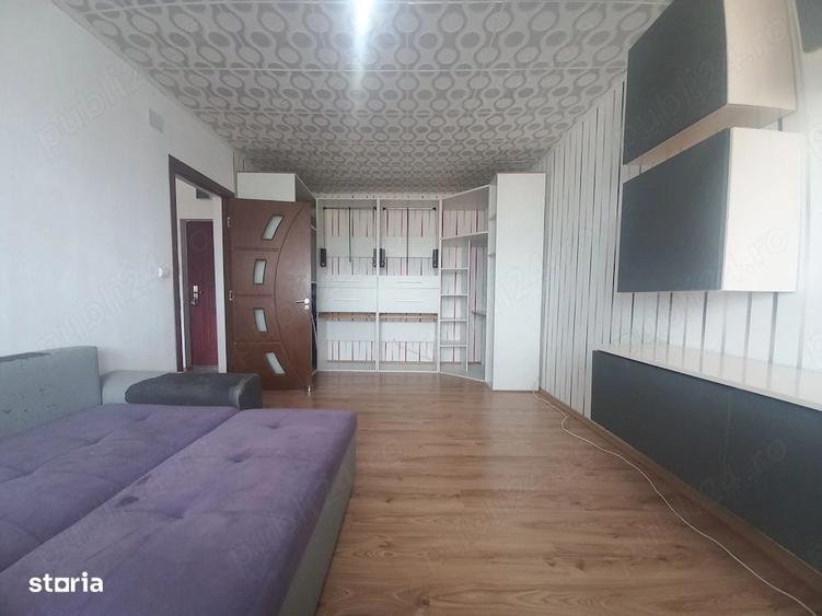 Apartament cu 3 camere decomandat în Soarelui