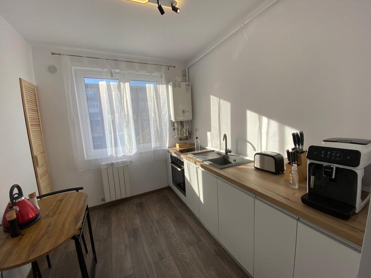 Apartament cu 2 camere decomandat în Central