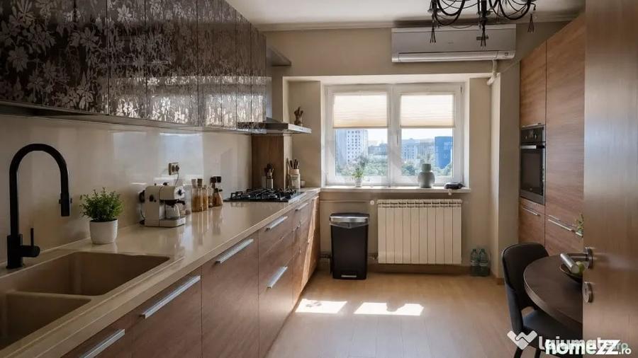 Apartament cu 4 camere decomandat în Ultracentral