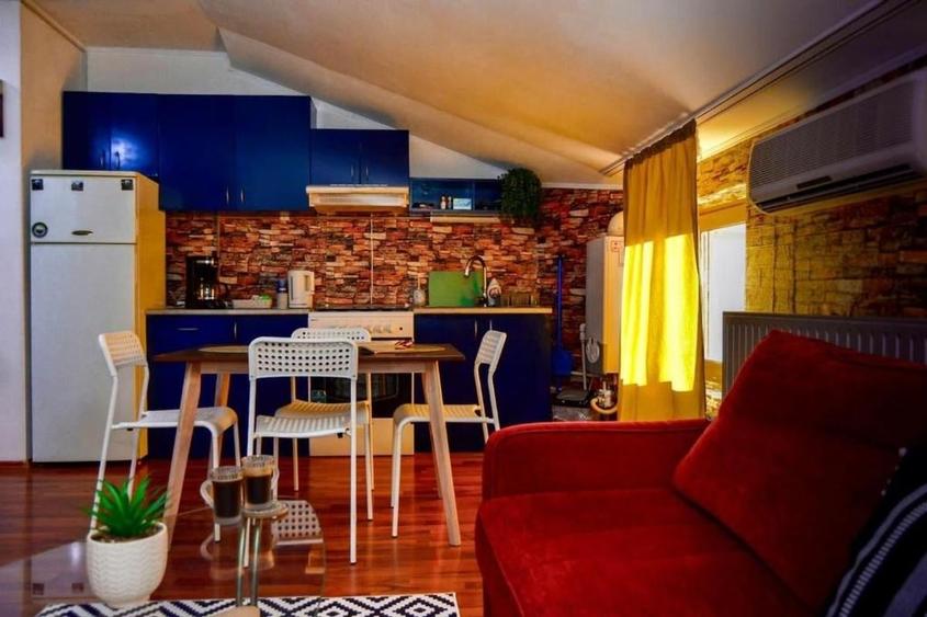 Apartament cu 2 camere semidecomandat în Unirii