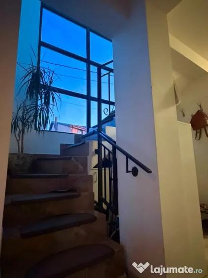 Casă cu 4 camere cu Teren 290 Mp în Lăpuș