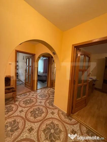 Apartament cu 3 camere decomandat în Obcini