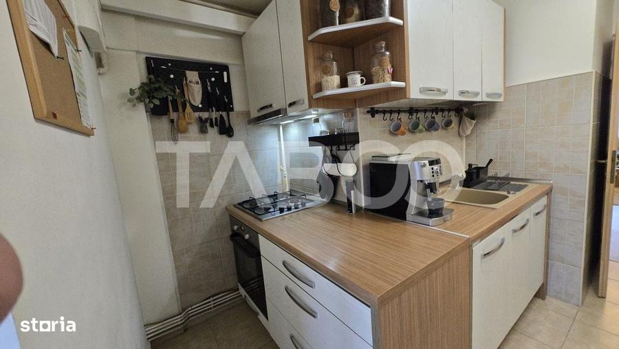 Apartament cu 4 camere decomandat în Bartolomeu