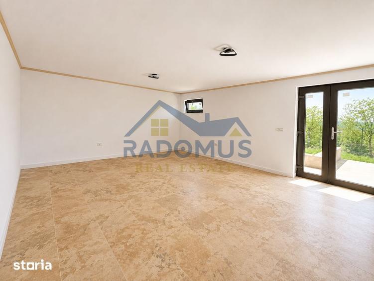 Casă cu 5 camere cu Teren 1050 Mp în Boldești