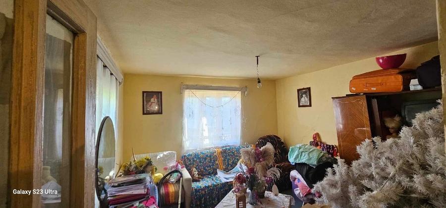 Casă individuală cu 3 camere cu Canalizare în Central