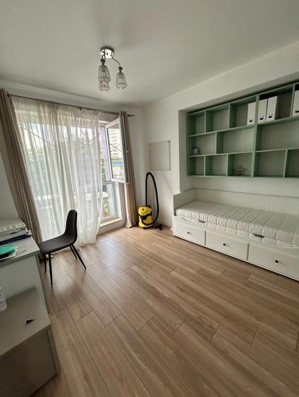 Apartament cu 3 camere decomandat în Mihai Bravu