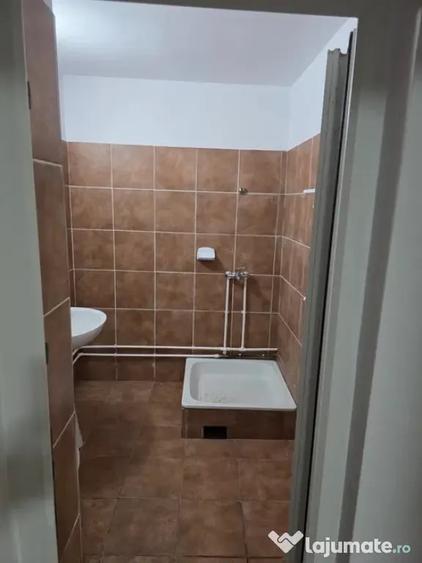 Apartament cu 2 camere decomandat în Mătăsari