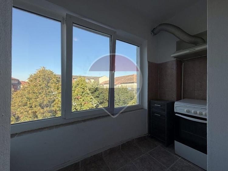 Apartament cu 2 camere decomandat în Lipovei