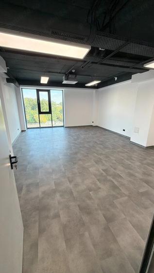 Spațiu comercial, de 50 mp, în 1 Decembrie