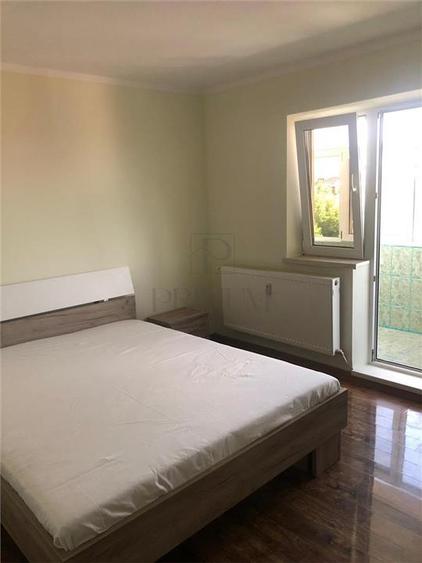 Apartament cu 3 camere decomandat în Baba-Dochia