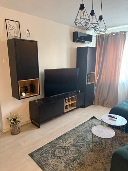 Apartament cu 2 camere semidecomandat, mobilat în Baba Novac