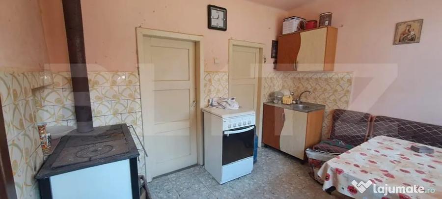 Casă cu 6 camere cu Teren 5500 Mp în Gura Văii