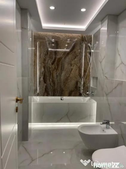Apartament cu 5 camere decomandat în Central